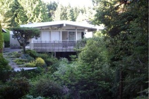 Glenmore Unfurnished 3 Bed 2 Bath House For Rent at 79 Desswood Place West Vancouver. 79 Desswood Place, West Vancouver, BC, Canada.