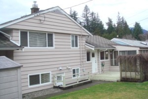 Canyon Heights Unfurnished 3 Bed 1.5 Bath House For Rent at 4408 Lions Ave North Vancouver. 4408 Lions Avenue, North Vancouver, BC, Canada.
