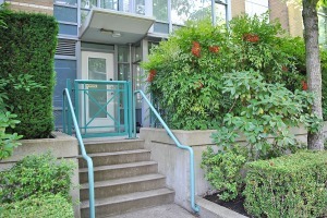 Quaywest in Yaletown Unfurnished 1 Bed 1 Bath Townhouse For Rent at 180 Coopers Mews Vancouver. 180 Coopers Mews, Vancouver, BC, Canada.