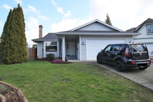 Langley City Unfurnished 3 Bed 2 Bath House For Rent at 19980 48A Ave Langley. 19980 48A Avenue, Langley, BC, Canada.