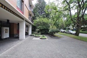 Georgian House in Kerrisdale Unfurnished 1 Bed 1 Bath Sub Penthouse For Rent at 903-5450 Vine St Vancouver. 903 - 5450 Vine Street, Vancouver, BC, Canada.