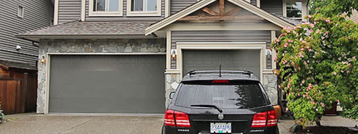 Spacious & Modern 3 Level Unfurnished 3 Bedroom House Rental in Albion, Maple Ridge. 24513 Kimola Drive, Maple Ridge, BC, Canada.