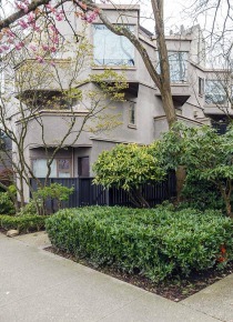 Laurel Court 1 Bedroom Unfurnished Townhouse For Rent in Fairview. 37 - 870 West 7th Avenue, Vancouver, BC, Canada.