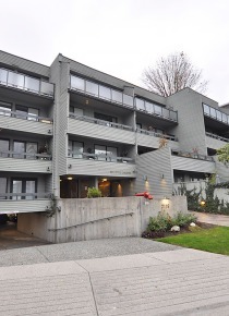 Bellevue Gardens 1 Bedroom Apartment For Rent in Ambleside West Vancouver. 403 - 2119 Bellevue Avenue, West Vancouver, BC, Canada.
