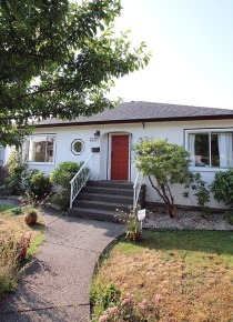 Unfurnished 4 Bedroom House For Rent in East Vancouver. 2812 Adanac Street, Vancouver, BC, Canada.