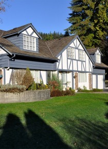 Unfurnished 5 Bedroom House Rental in the British Properties, West Vancouver. 1084 Eyremount Drive, West Vancouver, BC, Canada.