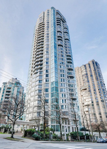 Emerald West in Downtown Unfurnished 3 Bed 2 Bath Apartment For Rent at 1802-717 Jervis St Vancouver. 1802 - 717 Jervis Street, Vancouver, BC, Canada.