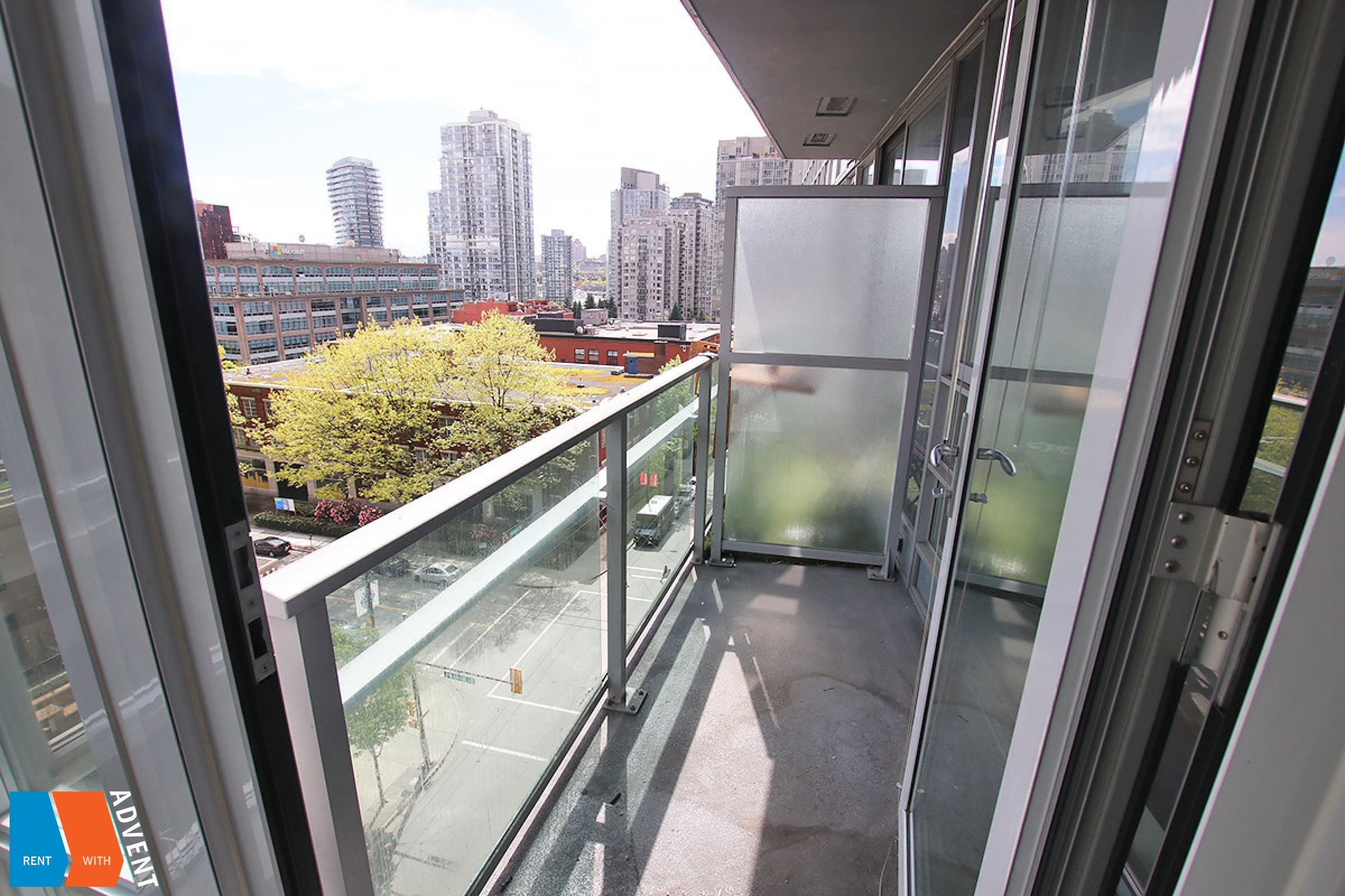1 Bedroom & Den Unfurnished Apartment Rental at TV Towers in Downtown Vancouver. 905 - 233 Robson Street, Vancouver, BC, Canada.